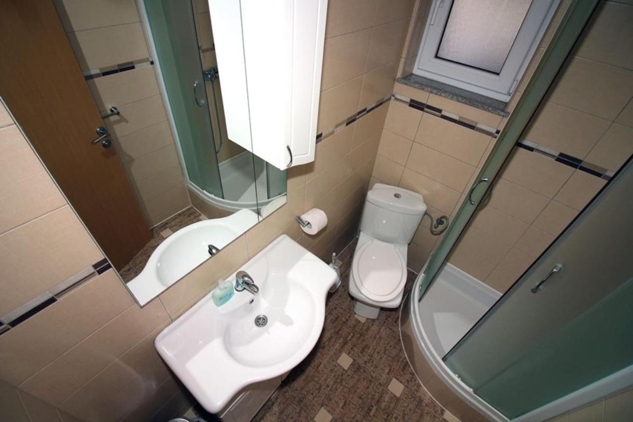 4 Bedroom Apartment In Тисно Экстерьер фото