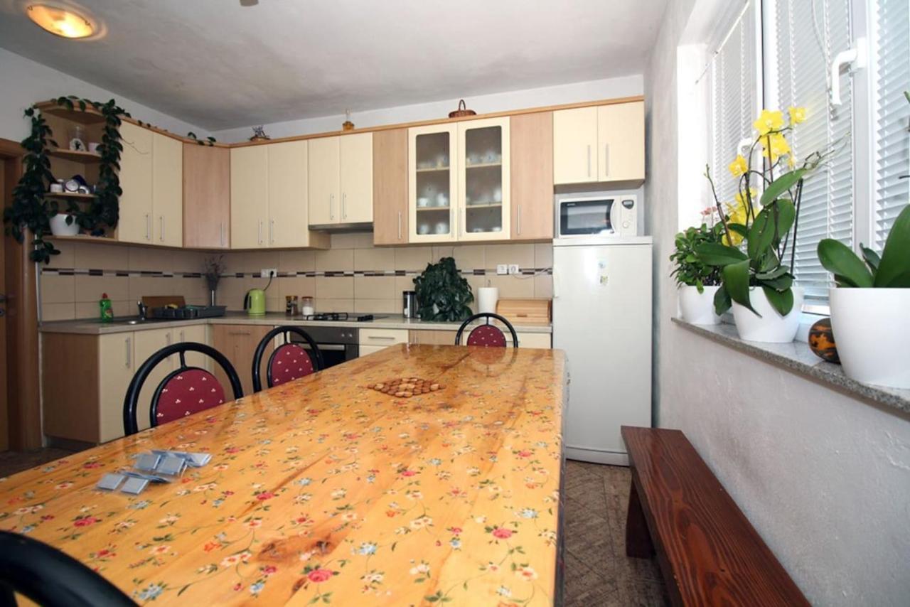 4 Bedroom Apartment In Тисно Экстерьер фото