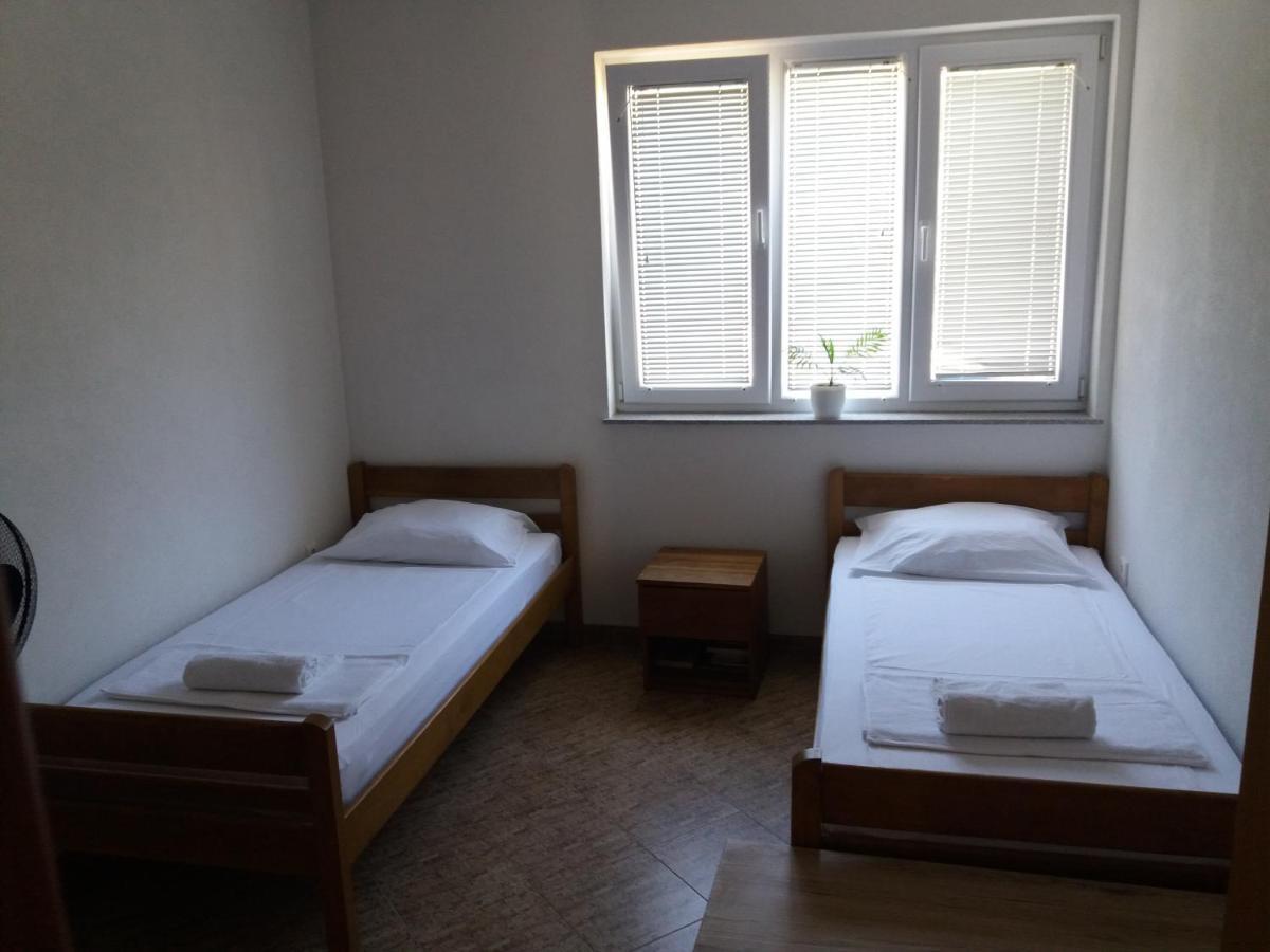 4 Bedroom Apartment In Тисно Экстерьер фото